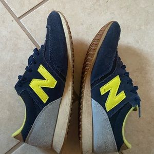 New Balance women’s size 8.5 CW620RWB